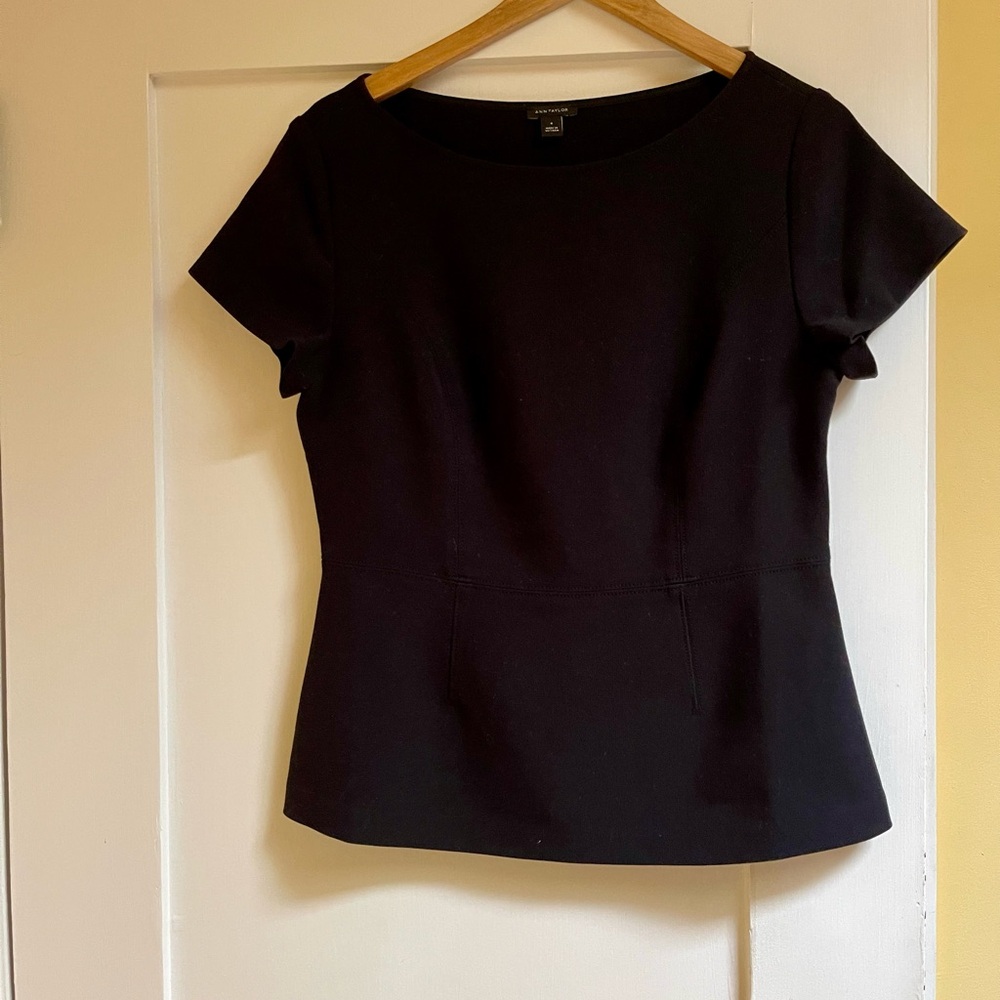 Ann Taylor Black Fitted Short Sleeve Top